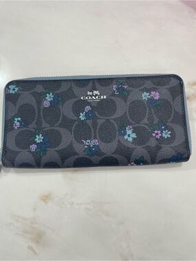 Coach Signature C Ranch Floral Long Zip Around Wallet